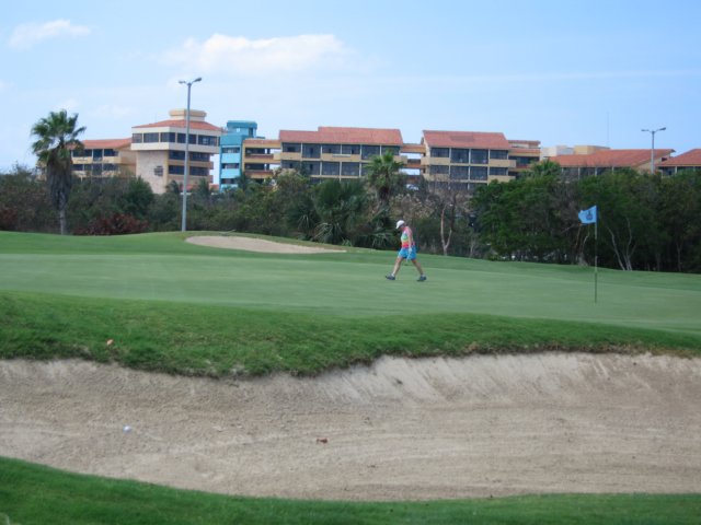 myballinbunkeronpar5in2shotspassedpinhighohlisainbackground.jpg