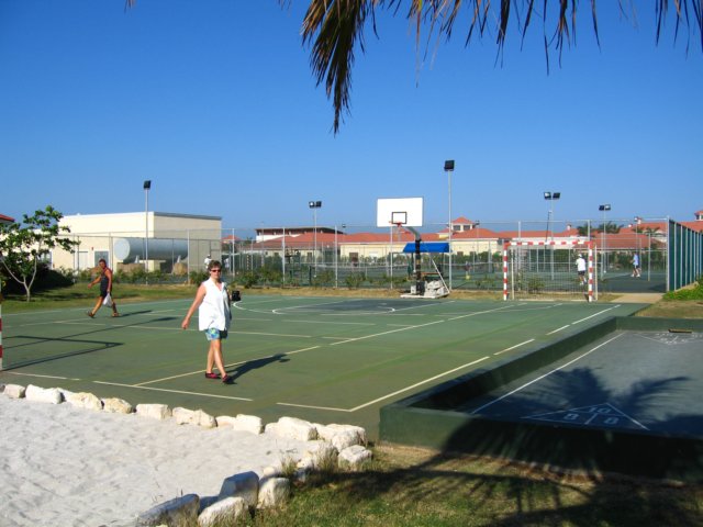 basketballand4tenniscourts.jpg